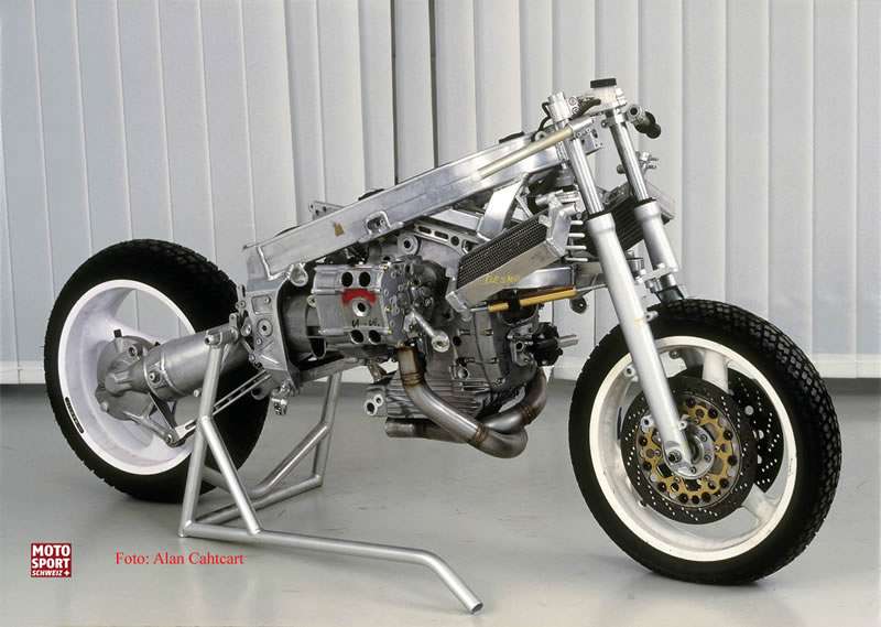 1989 -1992 la BMW R1 SBK in tutto segreto prende forma. 1 BMW-Desmo