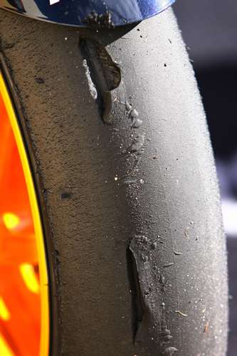 MotoGP, Phillip Island - Debriefing 12 pedrosa-tyre-motegi