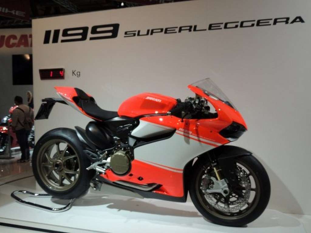 EICMA 2013: Ducati Monster 1200 e Superleggera per sognare ancora 14 4_1024x768