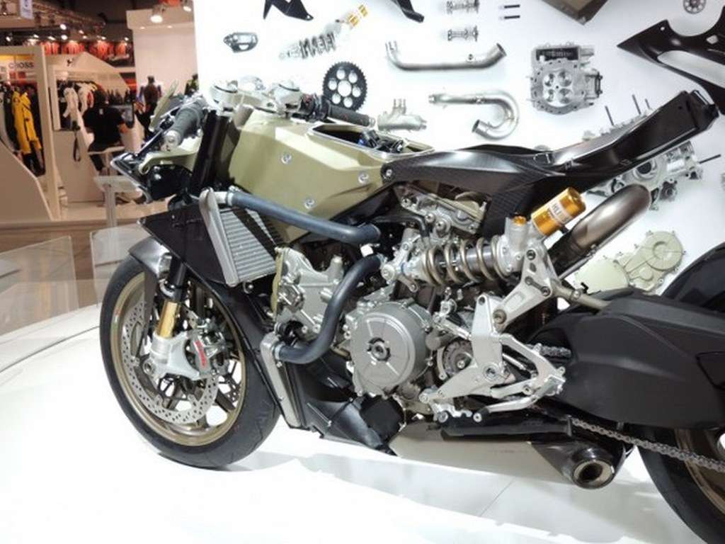EICMA 2013: Ducati Monster 1200 e Superleggera per sognare ancora 15 5_1024x768