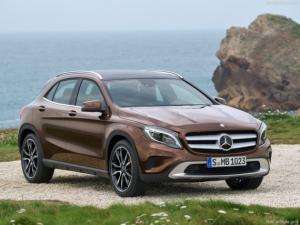 Mercedes-Benz-GLA-Class_2015_800x600_wallpaper_01