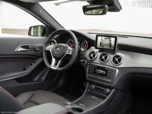 Mercedes-Benz-GLA-Class_2015_800x600_wallpaper_24