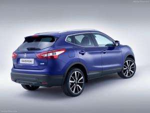 Nissan-Qashqai_2014_800x600_wallpaper_0a