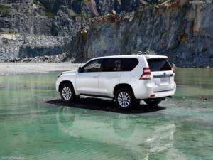Toyota-Land_Cruiser_2014_800x600_wallpaper_17