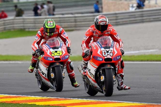 MotoGP, Valencia - ultimo Debriefing 2014 17 Dovizioso-Crutchlow-Race-Valencia-2014
