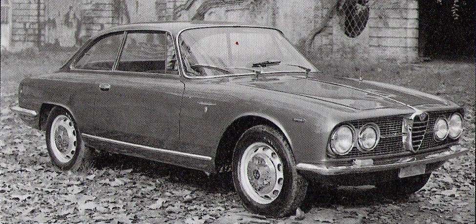 Autostoriche: Alfa Romeo 2000 2 Alfa Romeo 2000 Sprint 1960