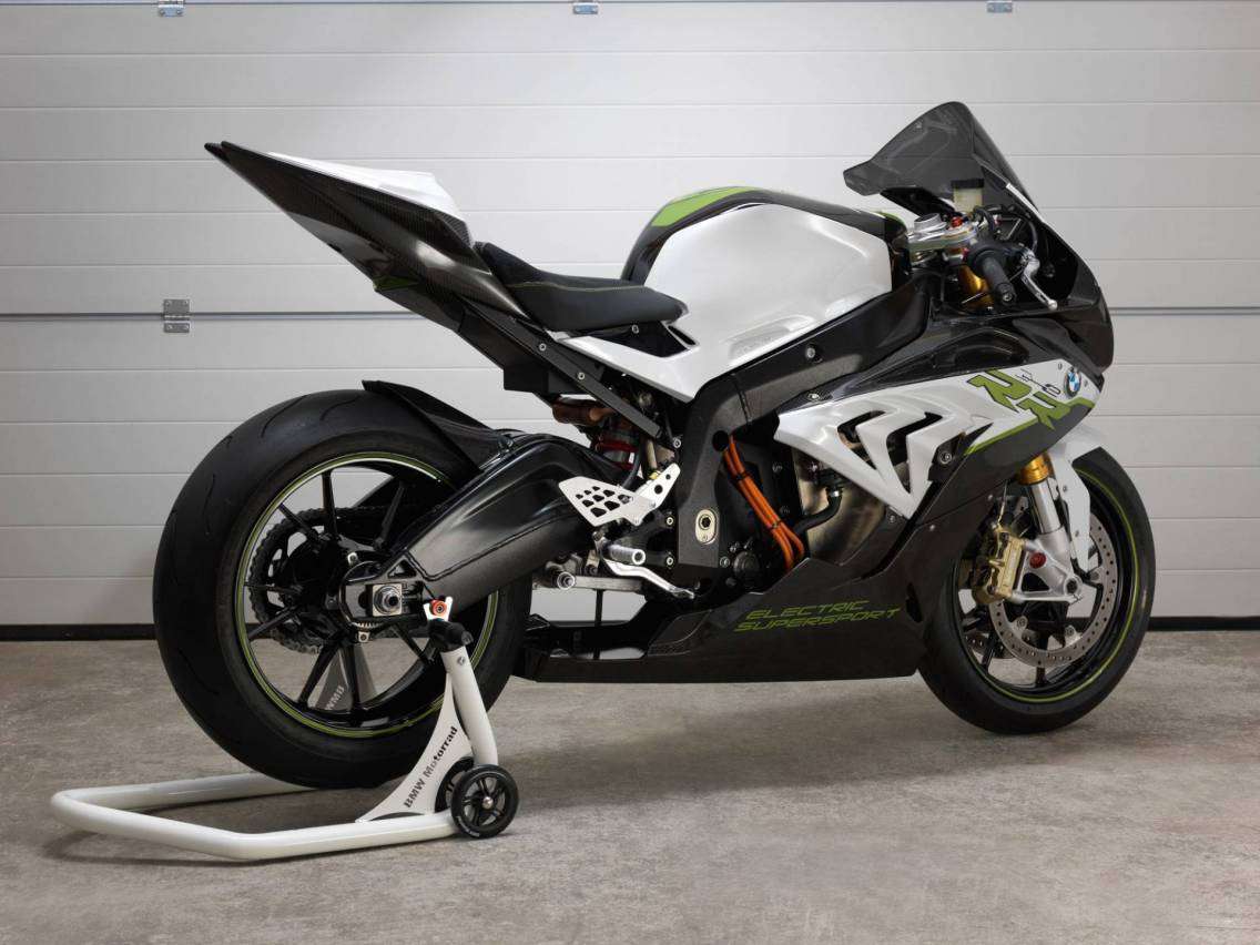 BMW e1000RR, in arrivo una Superbike elettrica ? 5 bmw-motorrad-presents-the-experimental-vehicle-err-supersport-dynamism-and-zero-emission-thanks-to-electric-power-p90204268_highres