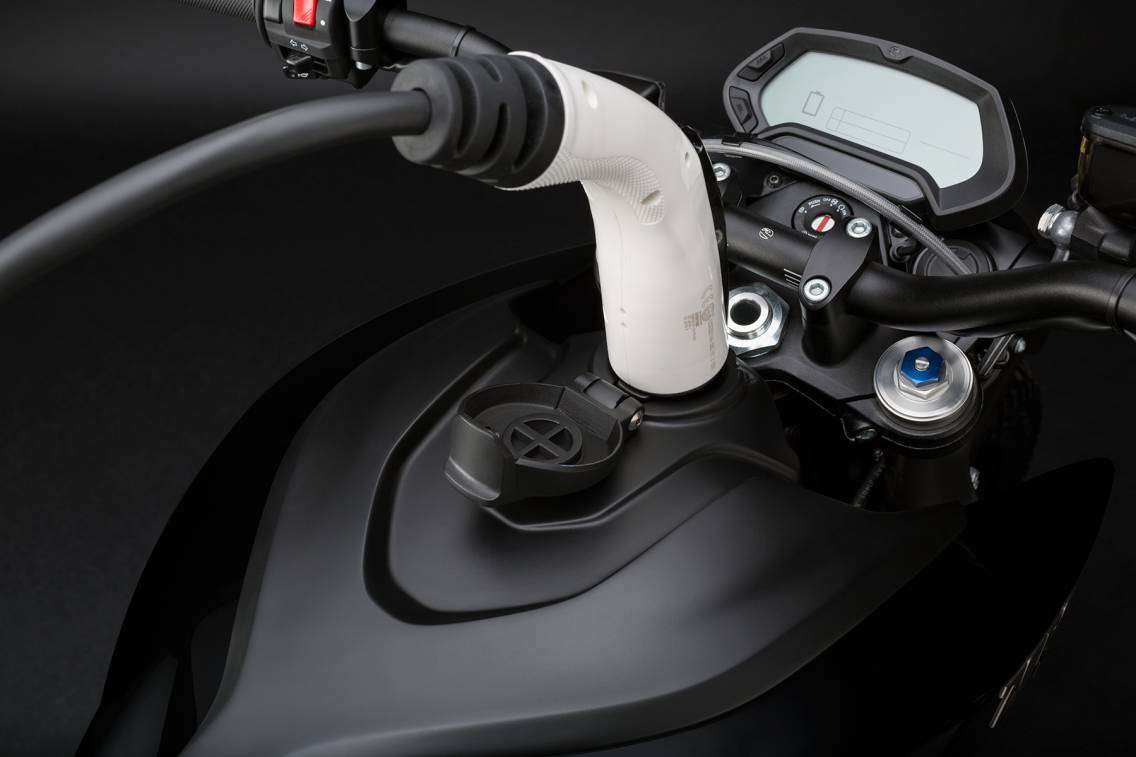 Zero Motorcycles presenta la gamma 2016 ad EICMA 18 carica