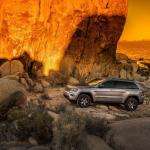 Jeep: Le versioni Trailhawk e Summit di Grand Cherokee 8 Jeep Grand Cherokee Trailhawk 2017 1024x768 wallpaper 09