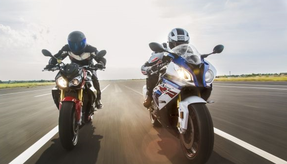 BMW rinnova la S 1000 RR, S 1000 R e S 1000 XR 10 2016-10-06_155147