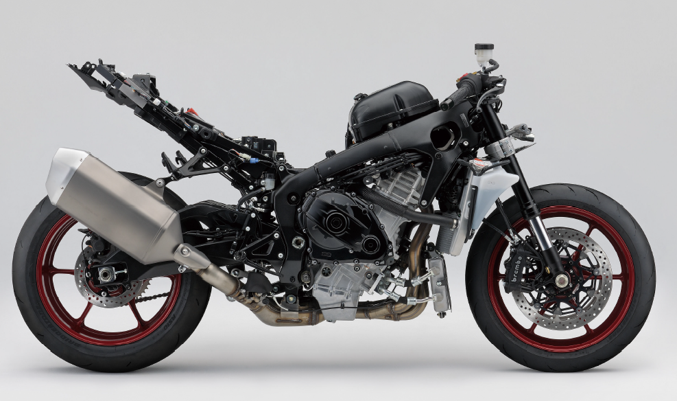 Nuova Suzuki GSX-R1000 e GSX-R1000R 16 2016-10-10_154250