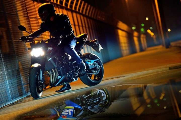 Suzuki GSX-S750 ABS: eleganza e sportività alla portata di tutti 11 2017 03 07 113817