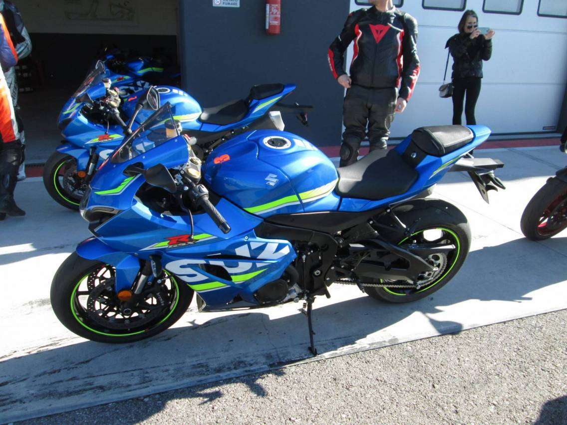 Aprilia RSV4 RF vs Suzuki GSX-R 1000 : Primo contatto! 19 IMG 5082