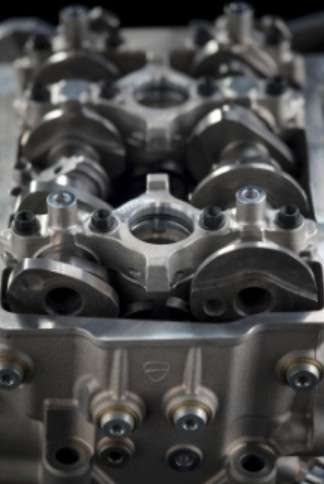 Desmosedici Stradale: ecco il nuovo V4 Ducati 12 2017 09 07 151020