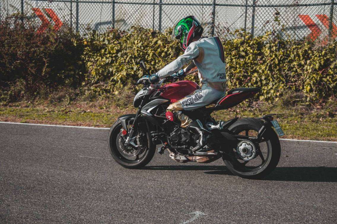 Test MV Agusta Brutale 800 : efficace e curatissima 22 3