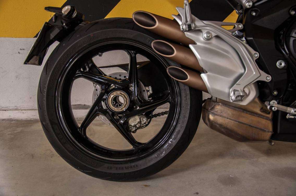 Test MV Agusta Brutale 800 : efficace e curatissima 24 4