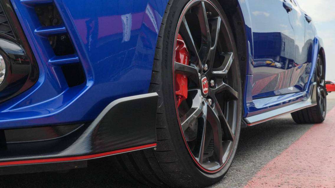 Honda | Civic Type R 2018, prestazioni e dinamica degne del suo stile! 12 2017 honda civic type r processed 43 of 44