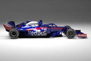 F1, presentata la Toro Rosso STR14 3 95add86def243a8a42623c709b7b7ebb 4
