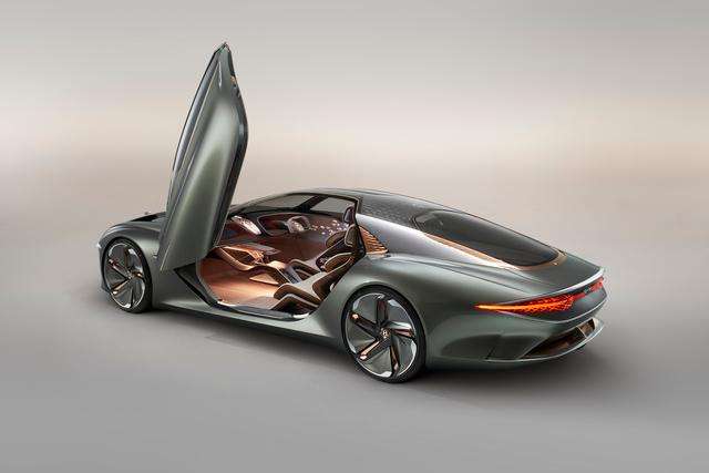 Bentley, festeggia con la Concept EXP 100 GT portando il lusso britannico nel futuro 1 small 18