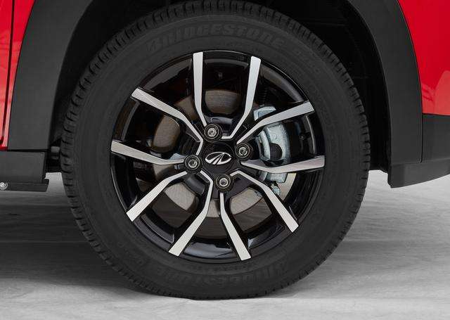 Test Drive: Mahindra KUV100 Nxt 1.2 Litri 87cv, linea piacevole, solida e ben accessoriata 9 small 33 1