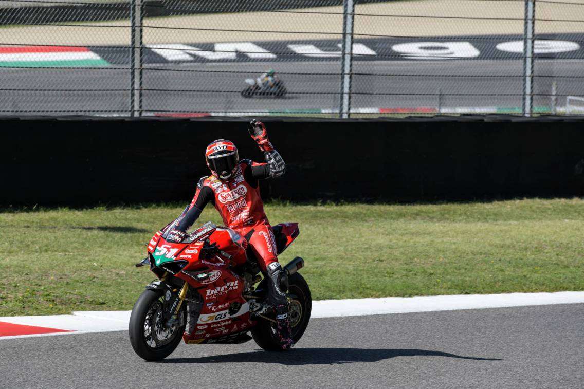CIV: Pirro campione SBK 2019 26 saluto2 51