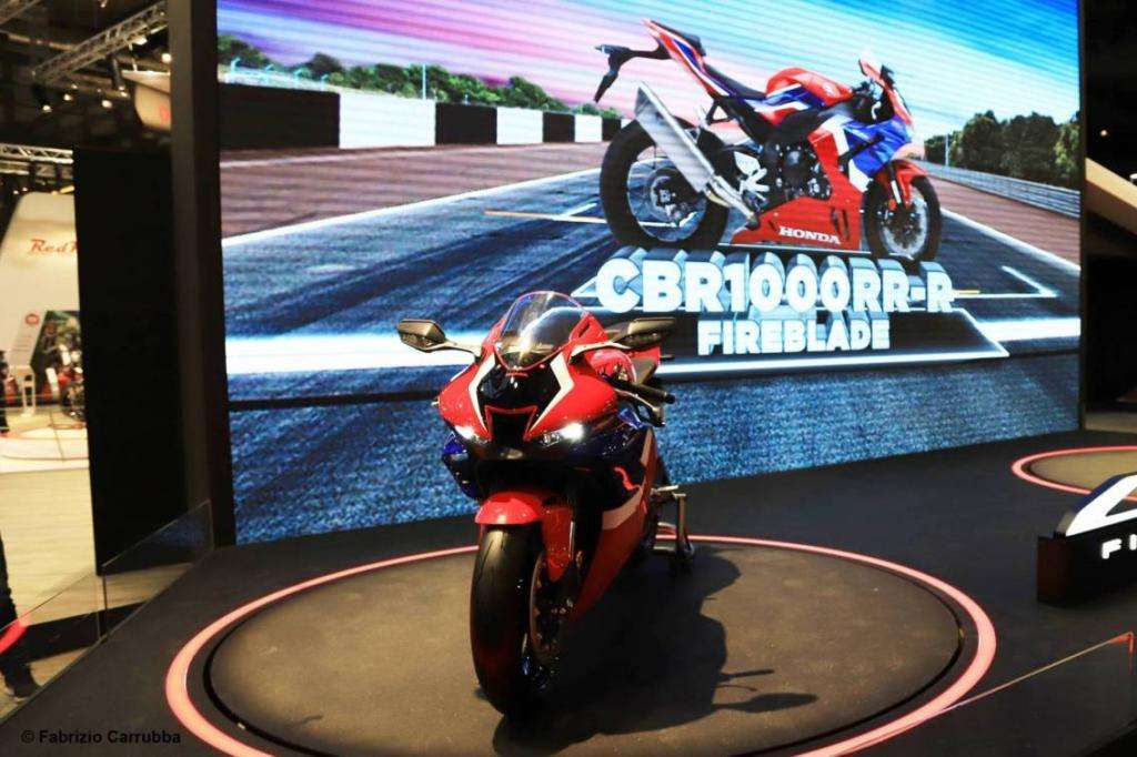 Honda determinata a tornare al vertice delle Supersportive: ecco la CBR 1000 RR-R presentata ad EICMA 2019 9 IMG 7843