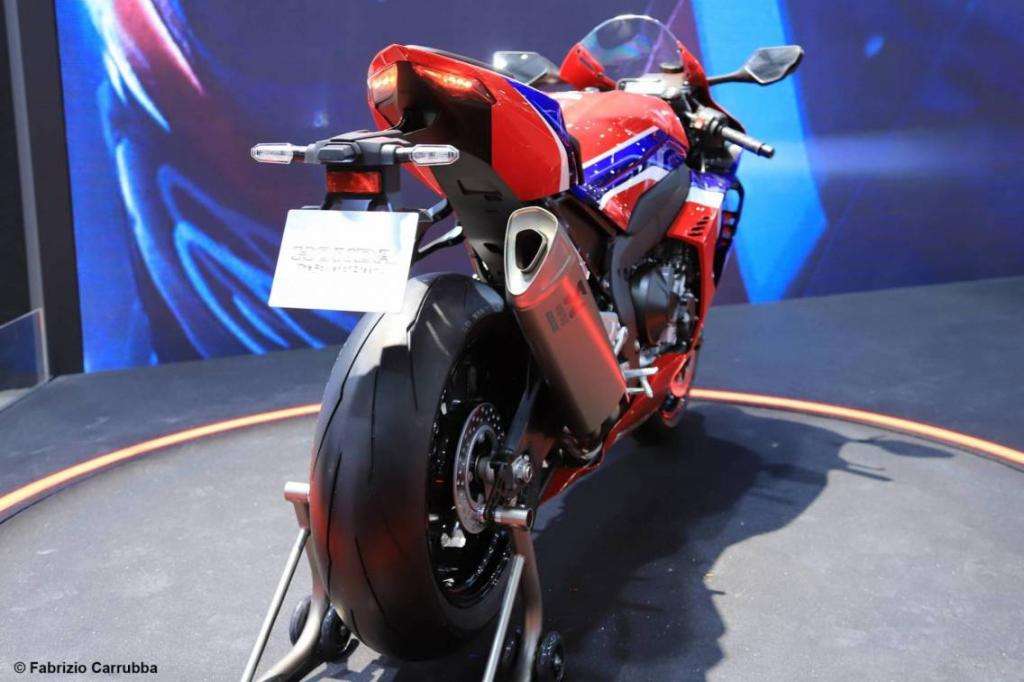 Honda determinata a tornare al vertice delle Supersportive: ecco la CBR 1000 RR-R presentata ad EICMA 2019 8 IMG 7847
