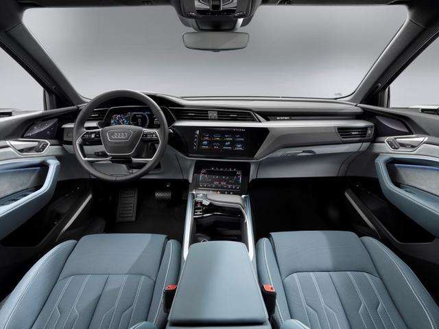 L'Audi e-Tron diventa Sportback 9 small 2019 12 04T162953.094