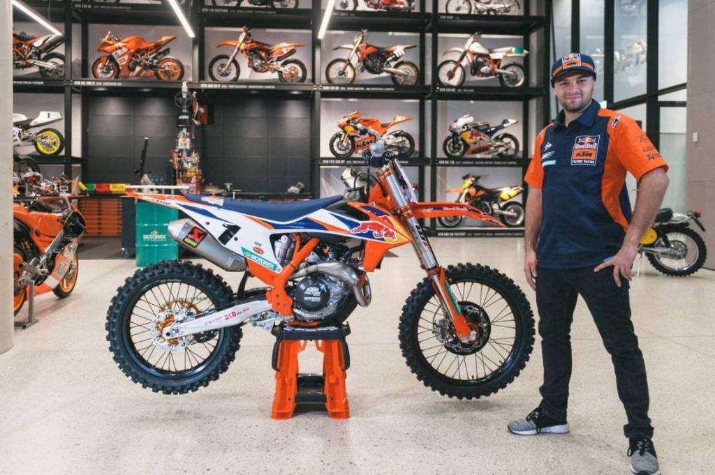 KTM 450 SX-F FACTORY. La nuova arma 2020 presto disponibile presso i concessionari 5 2020 ktm 450 sx f factory edition c webb 2