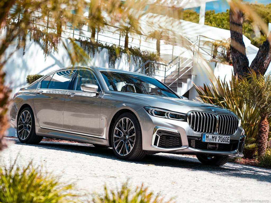 Auto dell'anno 2020, segmenti berline sedan, medie, superiori ed ammiraglie 9 BMW 745Le 2020 1024 04