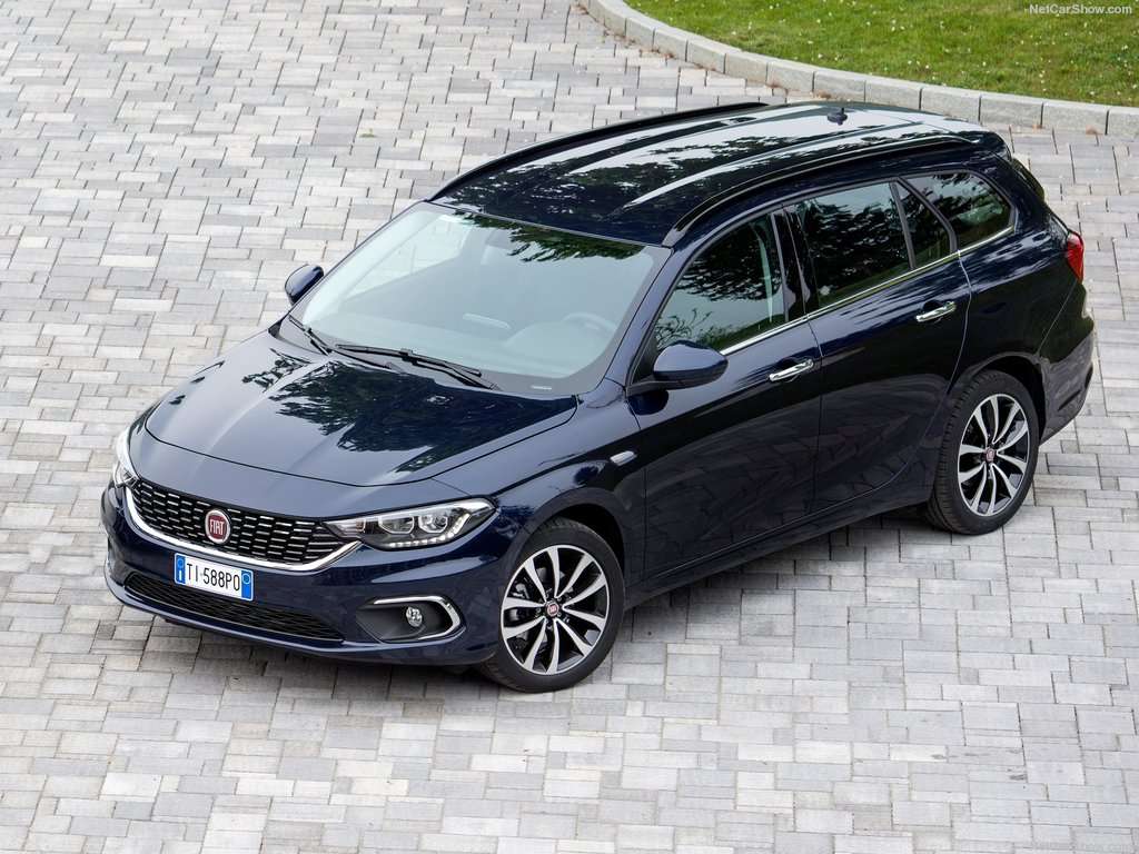 Auto dell'anno 2020, segmenti SW medie, grandi e multispazio sette posti 9 Fiat Tipo Station Wagon 2017 1024 01