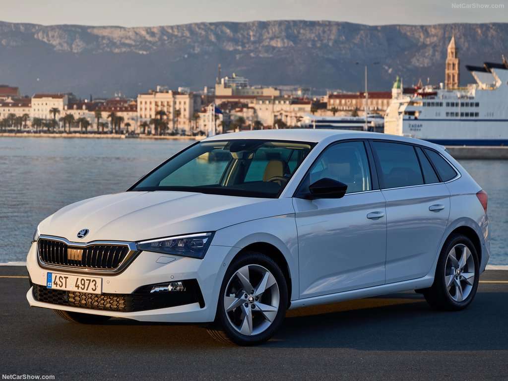 Auto dell'anno 2020 per segmenti: Citycar, Utilitarie, Compatte 11 Skoda Scala 2019 1024 02