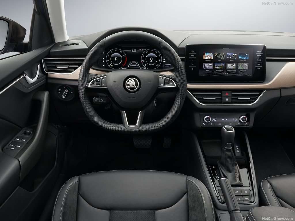 Auto dell'anno 2020 per segmenti: Citycar, Utilitarie, Compatte 12 Skoda Scala 2019 1024 4d
