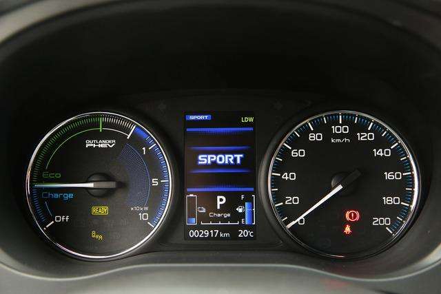 Test Drive: Mitsubishi Outlander 2.4 litri PHEV, più efficienza e prestazioni 20 small 37