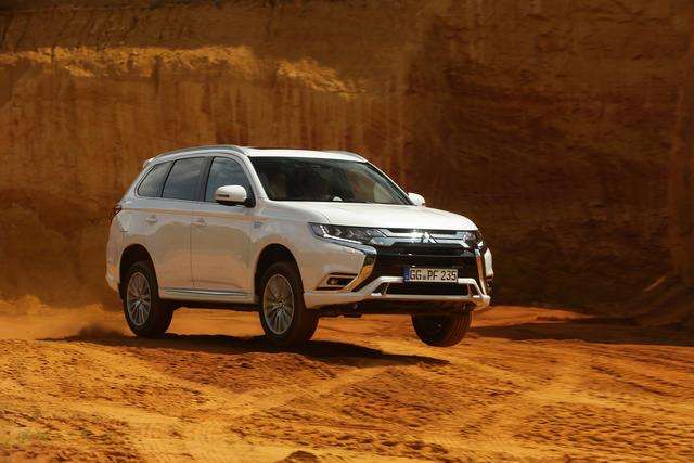 Test Drive: Mitsubishi Outlander 2.4 litri PHEV, più efficienza e prestazioni 21 small 38