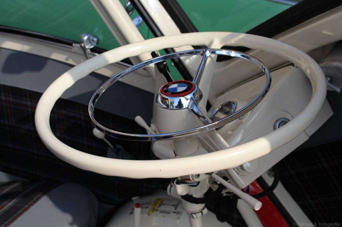 Autostoriche: la piccola BMW Isetta 6 30081430522 4f6eb060e1 k