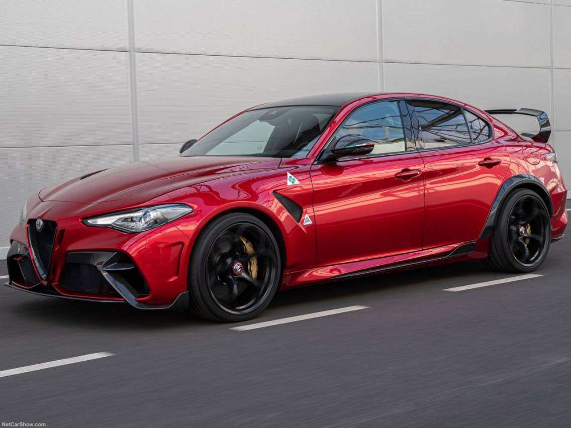 Alfa Romeo Giulia GTA 2021 1600 03