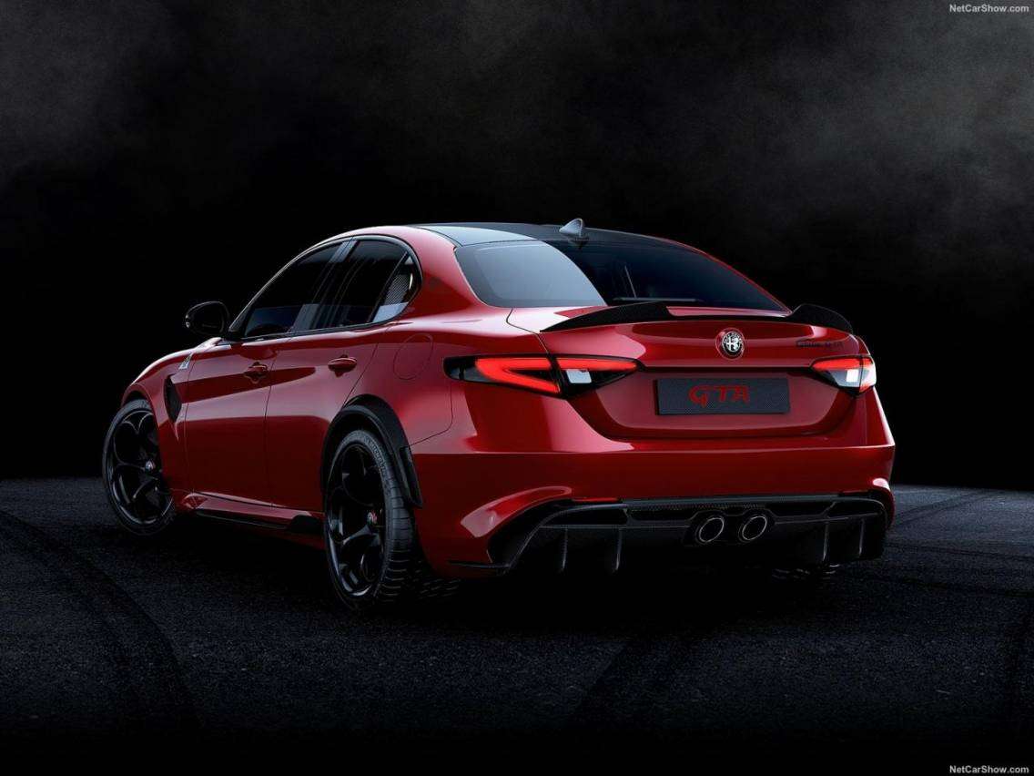 Alfa Romeo Giulia GTA 2021 1600 07