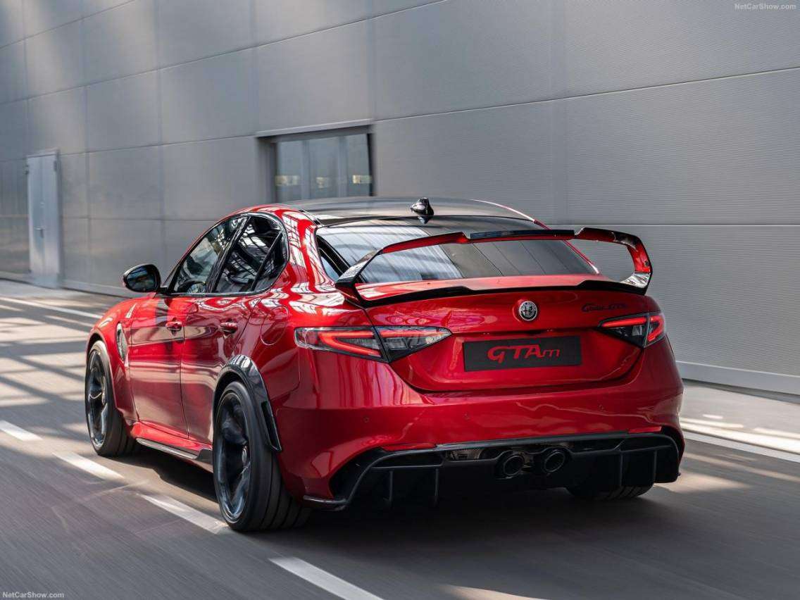 Alfa Romeo Giulia GTA 2021 1600 09