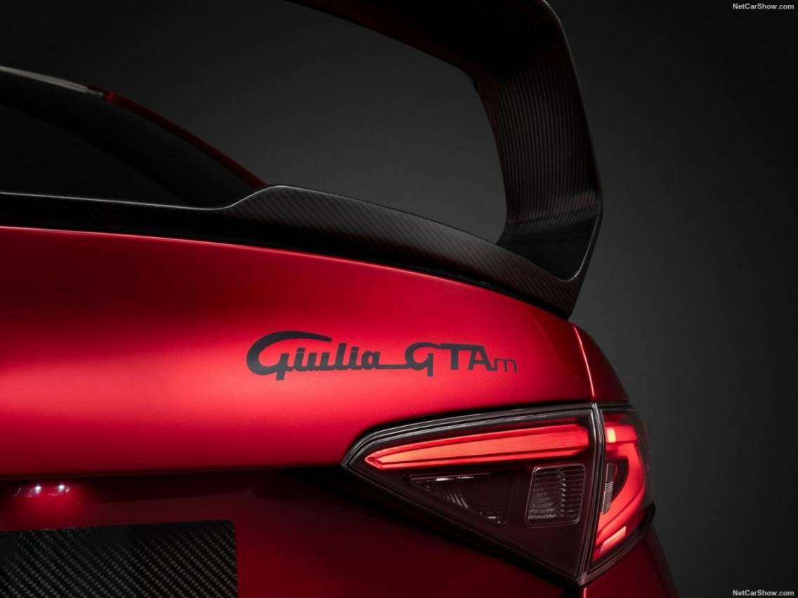 Alfa Romeo Giulia GTA 2021 1600 13