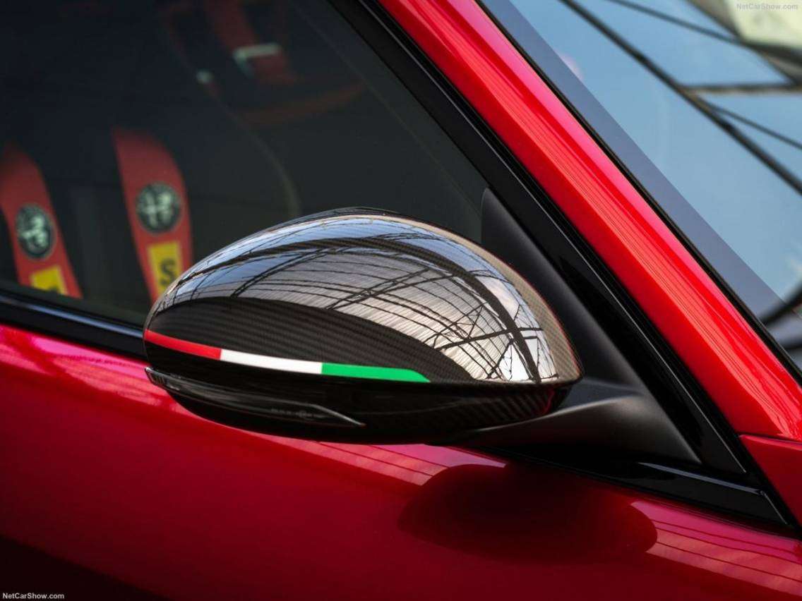 Alfa Romeo Giulia GTA 2021 1600 14