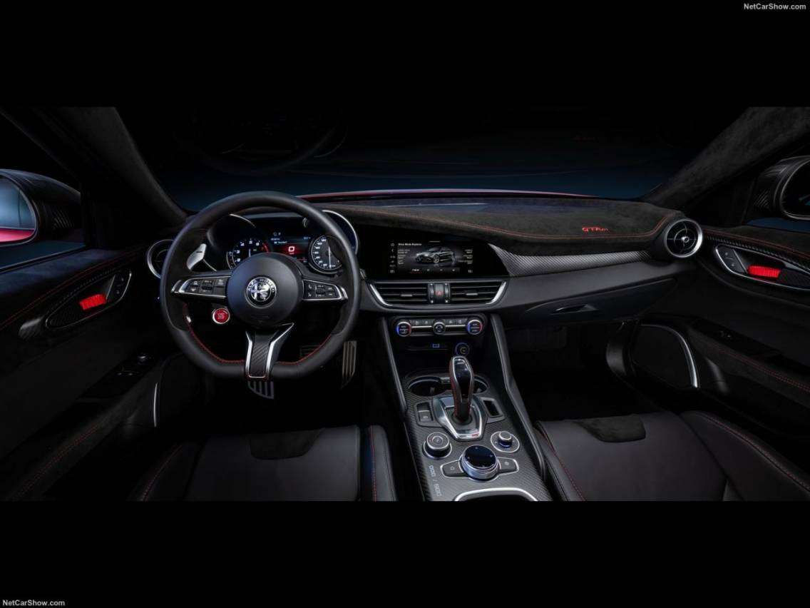 Alfa Romeo Giulia GTA 2021 1600 19
