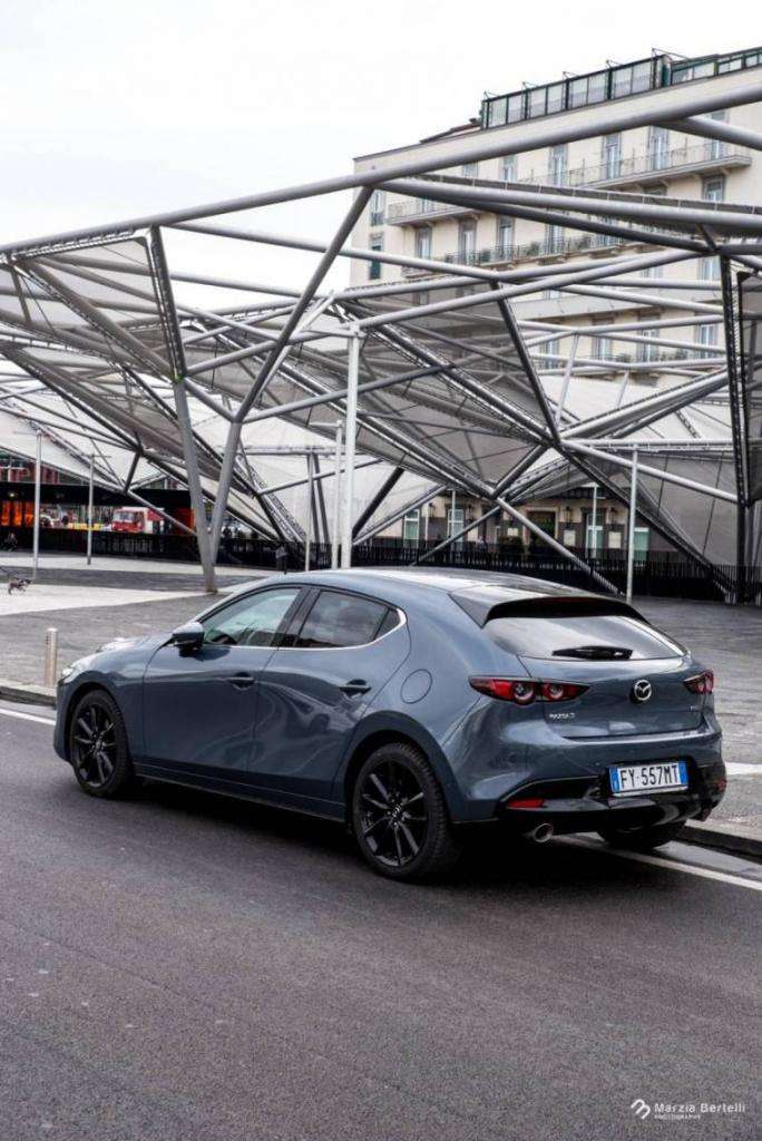 Test Drive: Mazda 3 Skyactiv-X Mild Hybrid 180cv Executive, tecnologica, bella da guidare 7 Mazda3 MarziaBertelli 5