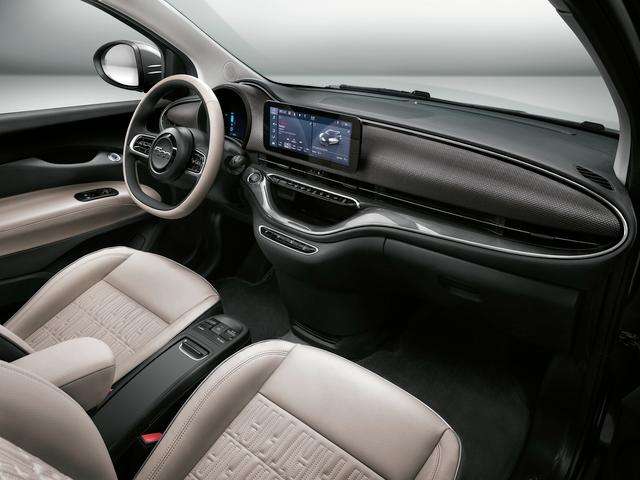 Fiat Nuova 500 Elettrica, la piccola cult italiana fa un salto nel futuro 12 small 61