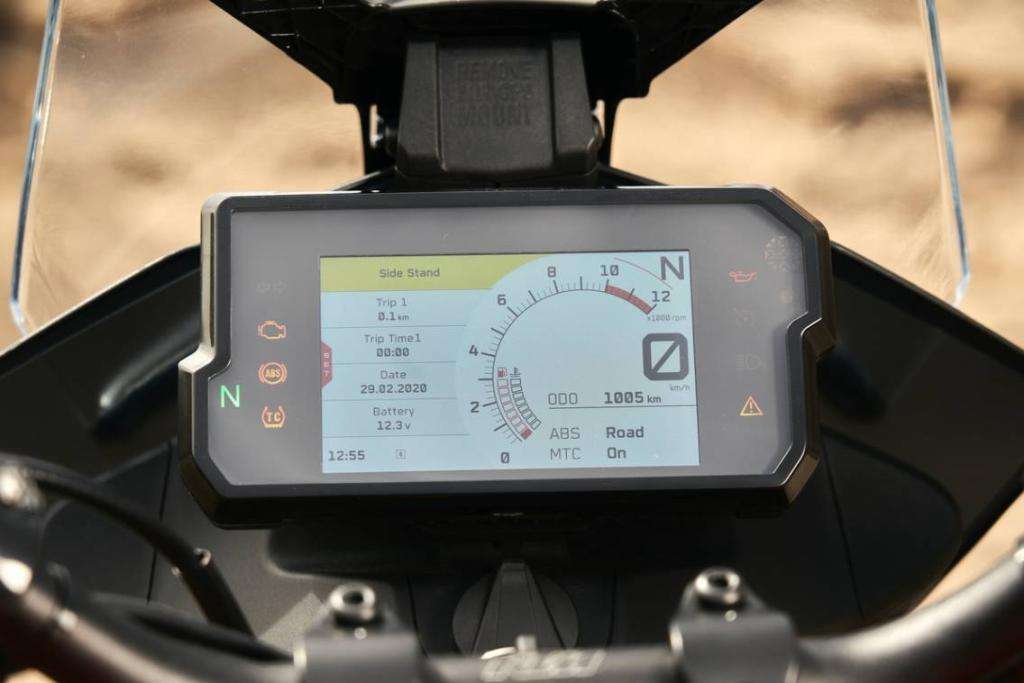 KTM 390 Adventure: una piccola grande compagna di avventure 8 338810 KTM 390 ADVENTURE Static 87