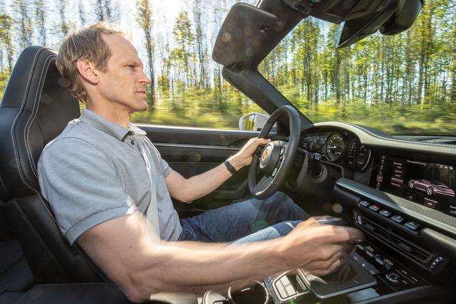 Porsche: Nuove dotazioni per 911 Carrera S e 4s con cambio manuale 7 marce 5 small 35
