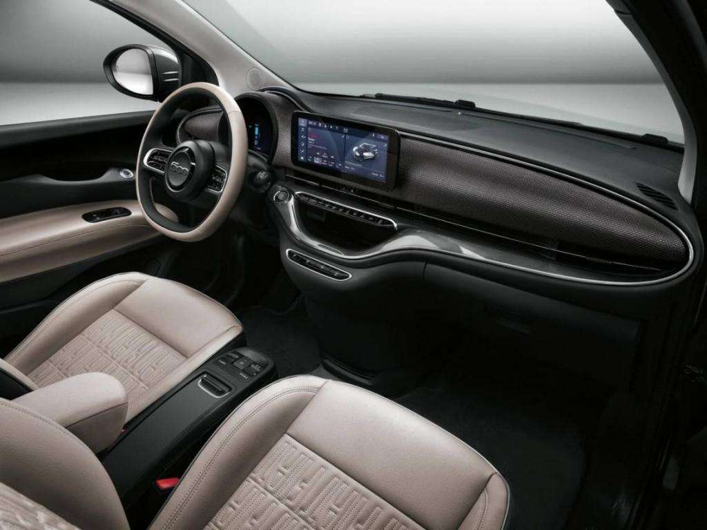 nuova fiat 500 elettrica interni