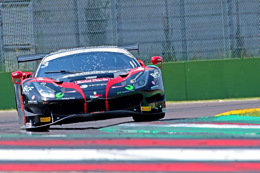 Campionato Italiano GT: il riassunto del weekend imolese 15 AND 1155.jpg S.Hudspeth M.Michelotto M.Greco Easy Race