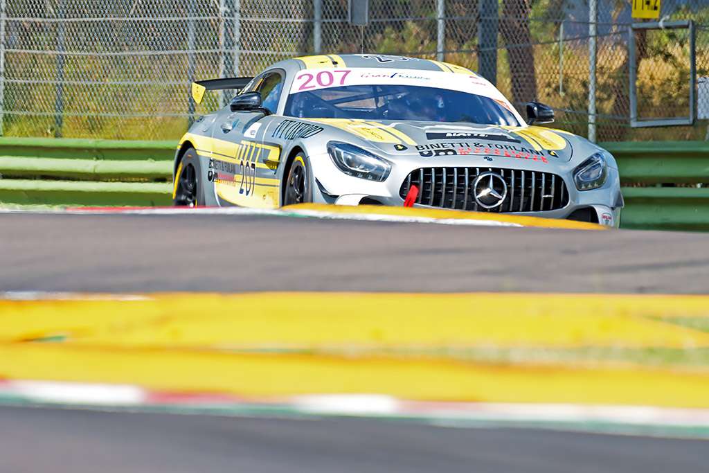 Campionato Italiano GT: il riassunto del weekend imolese 20 BEA 2322.jpg M. Minella C.Formenti F.Manassero Nova Race Events Gt4