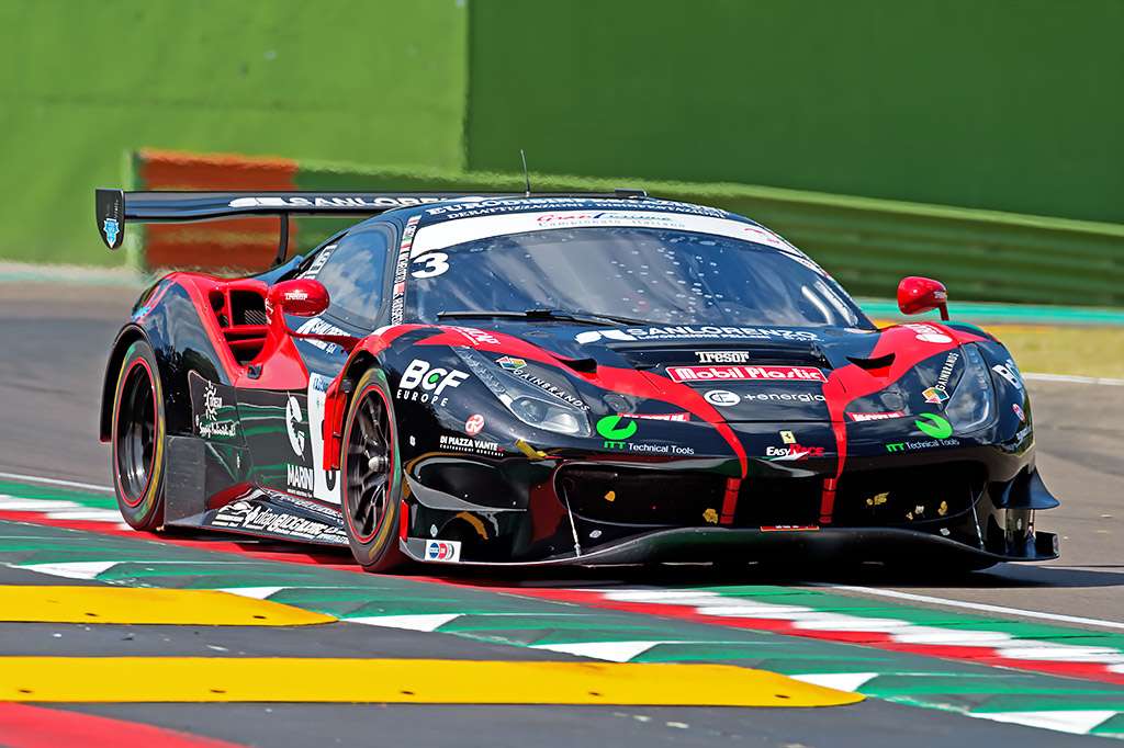 Campionato Italiano GT: il riassunto del weekend imolese 26 BEA 2505.jpg S.Hudsphet M. Michelotto M. Greco Easy Race